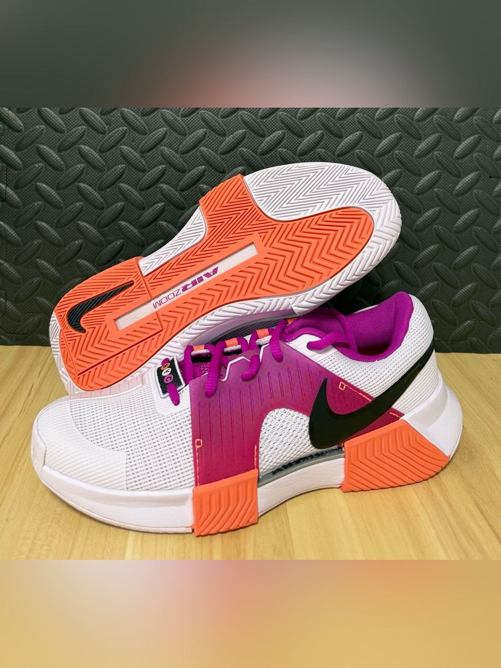 Nike Zoom GP Challenge 1 Premium HC Tennis Shoes NYC FQ7263-500 Womens Size 8.5